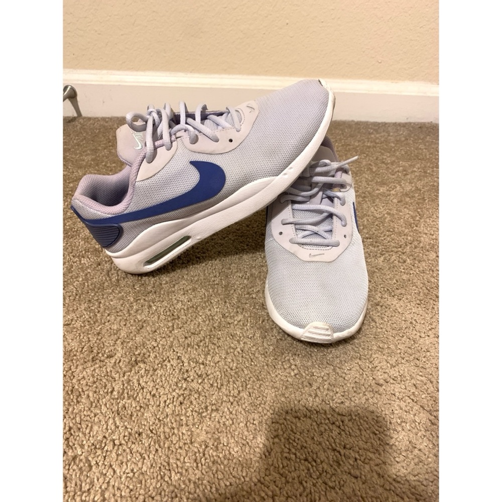 Nike Air Max Oketo Sneakers Womens Size 8 Purple lace Up Shoes